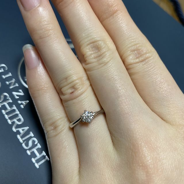 【銀座ダイヤモンドシライシの口コミ】 ダイヤモンドの品質の高さに比べ、値段がお手頃だと感じ、コストパフォー…