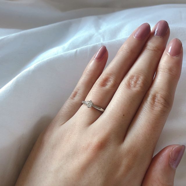 【アイプリモ(I-PRIMO)の口コミ】 シンプルなデザインの指輪を探していたため、アイプリモさんのヘリアとい…