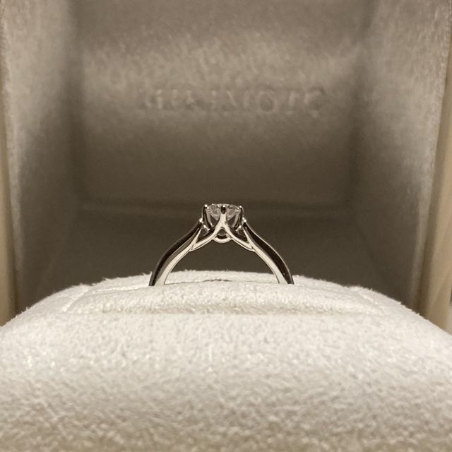 【MIKIMOTO(ミキモト)の口コミ】 色々なブランドをまわり、自分の好みのデザインがダイヤが浮いているよう…