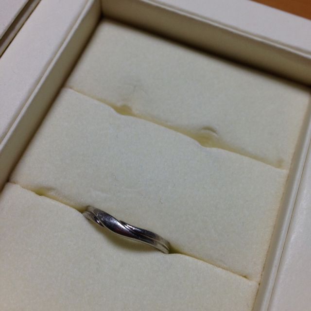 【銀座ダイヤモンドシライシの口コミ】 シンプルだけど、柔らかく変わった感じだったので他の人とかぶらないかな…