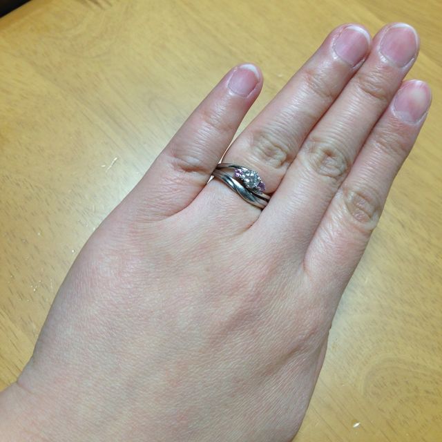 【銀座ダイヤモンドシライシの口コミ】 シンプルだけど、柔らかく変わった感じだったので他の人とかぶらないかな…