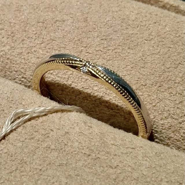 【ORECCHIO(オレッキオ)の口コミ】 真ん中がくびれていて、リボンのようになっているデザインがとても可愛か…