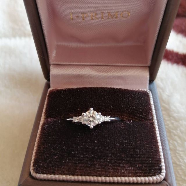 【アイプリモ(I-PRIMO)の口コミ】 HPを閲覧した際、湾曲した形状のデザインを選ぶ予定だったが、店舗で確認…