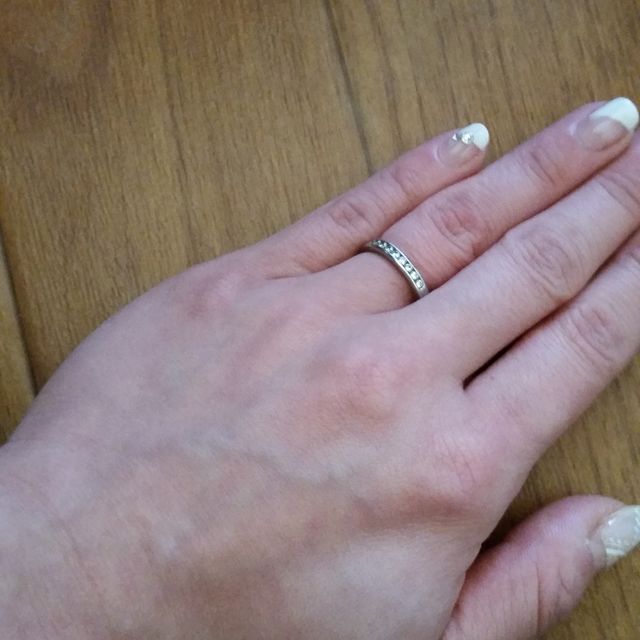 【ティファニー(Tiffany & Co.)の口コミ】 石がレールどめになっているので引っかかりがなく、石どれもないので子供…