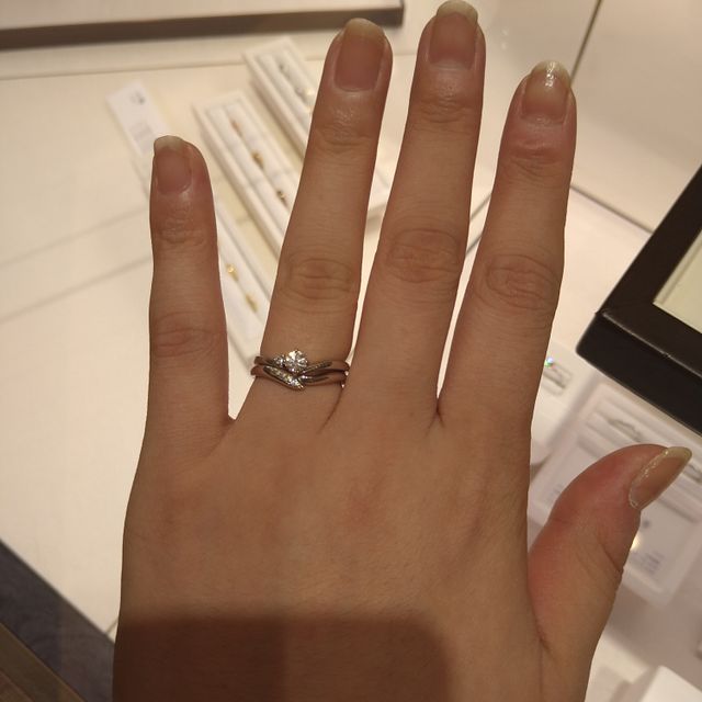 【俄(にわか)の口コミ】 ダイヤがさりげなくキラキラと光る指輪、変色や錆に強いプラチナリング、…