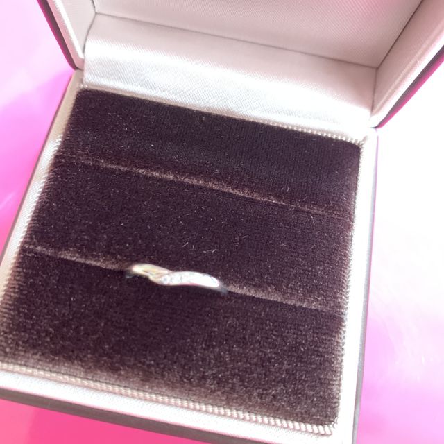 【アイプリモ(I-PRIMO)の口コミ】 シンプルなデザインが良く、でも結婚指輪とわかるようなキラキラさもほし…