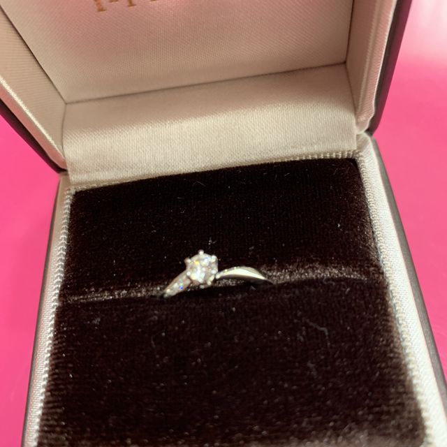 【アイプリモ(I-PRIMO)の口コミ】 シンプルで綺麗なもの

元々は別のデザインで考えてお店に行きましたが
色…