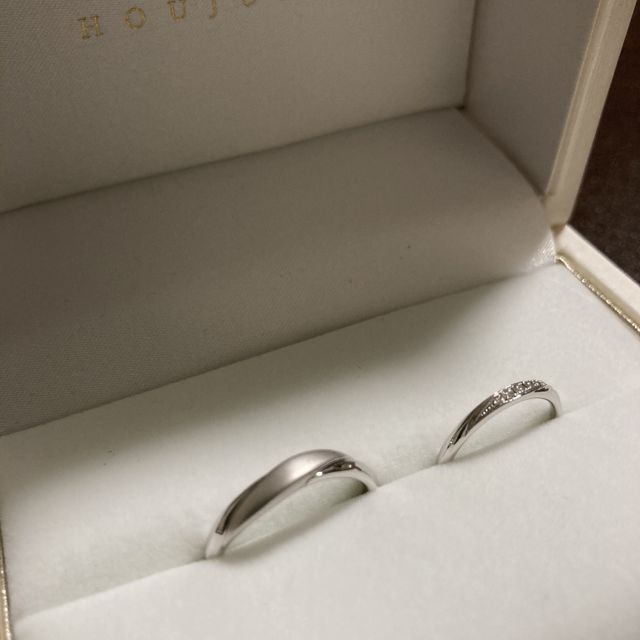 【宝寿堂(ほうじゅどう)の口コミ】 エンゲージリングも宝寿堂さんで購入したので、揃えて選びました。自分の…