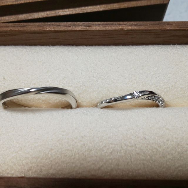 【PORTADA(ポルターダ)の口コミ】 結婚指輪はストレートタイプのイメージでしたが、3タイプあると教えて頂き…