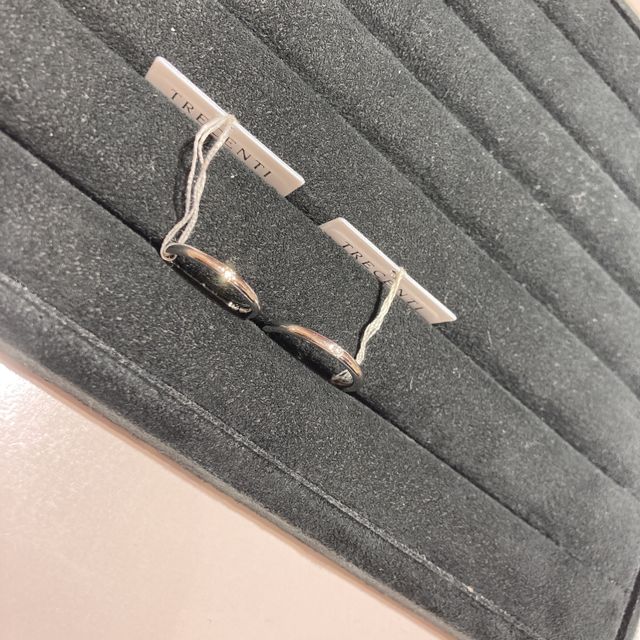 【TRECENTI(トレセンテ)の口コミ】 まず、つけ心地に感動しました！
あまりジュエリーをつけない2人なので、…