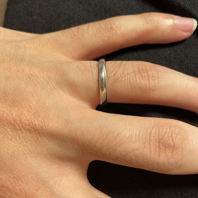 【VANillA(ヴァニラ)の口コミ】 デザインが良かったので選びました。男性の方は部分的に艶消し加工を加え…