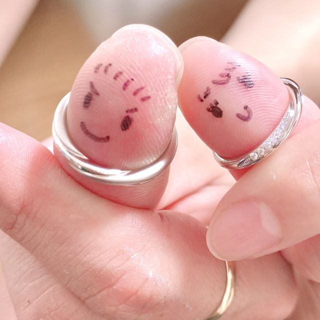 【銀座ダイヤモンドシライシの口コミ】 ネットで初めてこの指輪を見た時に、シンプルかつ大人っぽいデザインです…