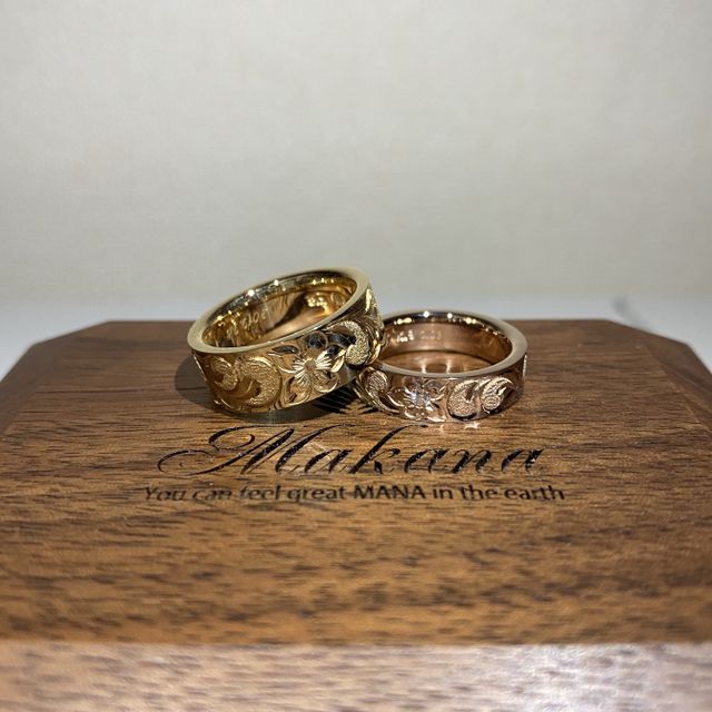 【Makana(マカナ)の口コミ】 指輪のデザインはカット部分のデザイン無して
プルメリアとスクロール模様…