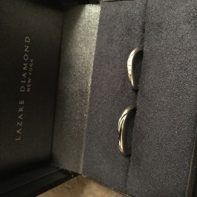 【ラザール ダイヤモンド(LAZARE DIAMOND)の口コミ】 普段アクセサリー類を身につけないため、全くどんな指輪が似合うかなど分…