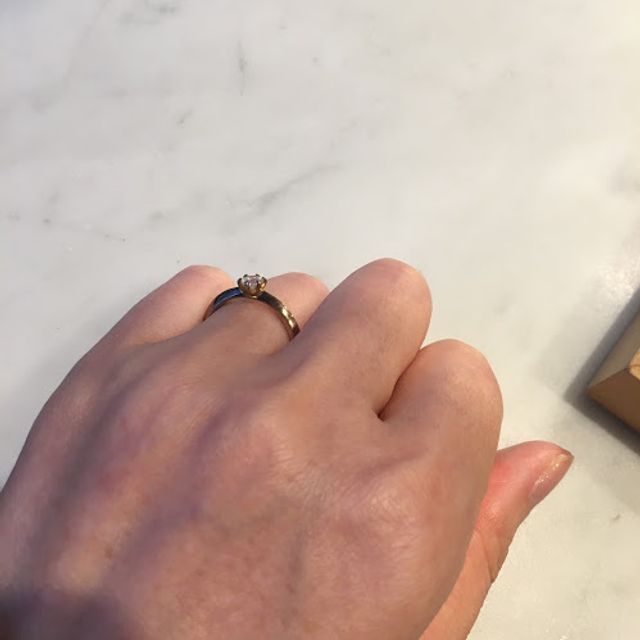 【Bizoux(ビズー)の口コミ】 特別感があって、でもなるべく普段遣いもできそうな婚約指輪を探していま…
