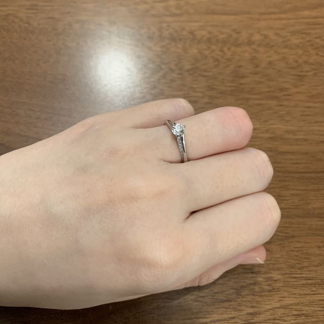 【エクセルコダイヤモンド(EXELCO DIAMOND)の口コミ】 彼氏がプロポーズの際に、サプライズで用意してくれました。
他にも沢山の…