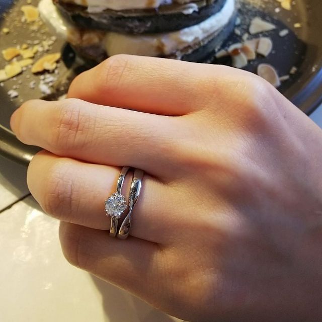 【EIKA(エイカ)の口コミ】 婚約指輪はプロポーズとともにサプライズで渡したいと思っていました。そ…