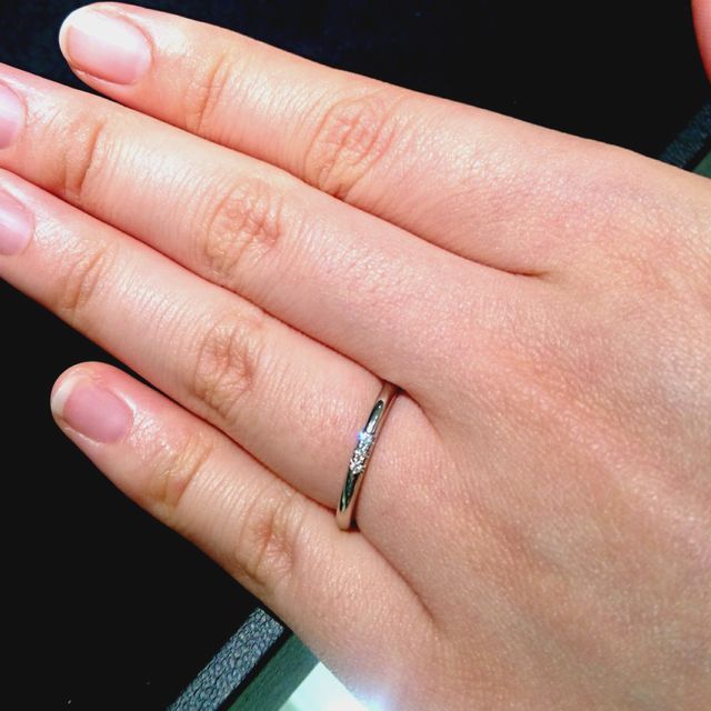 【ティファニー(Tiffany & Co.)の口コミ】 リング幅が細身で、指馴染みがとてもいいです。また、プラチナとダイヤモ…