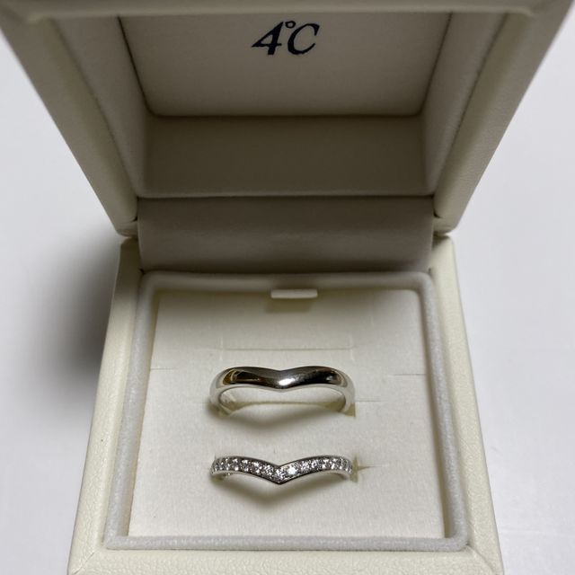 【4℃ BRIDAL(ヨンドシーブライダル)の口コミ】 デザインに一目惚れしたことが1番ですが、アフターサービスの充実さ、店員…