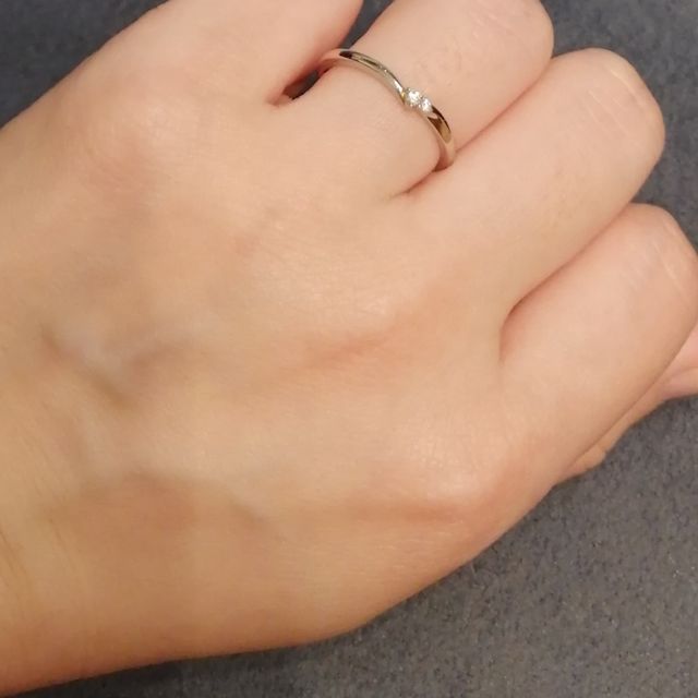 【銀座ダイヤモンドシライシの口コミ】 この指輪を試着下瞬間、「これだ！」と感じるほどかわいい指輪でした。ホ…
