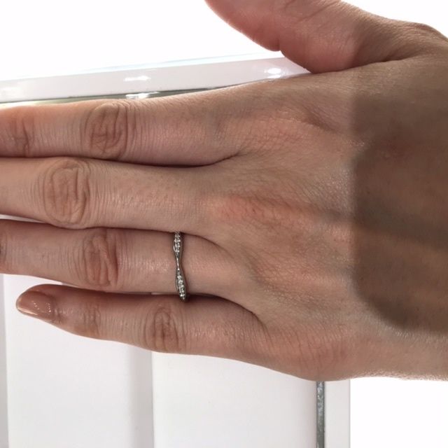 【シャネル(CHANEL)の口コミ】 シャネルのモチーフであるカメリアのデザインが他ブランドにはなくオリジ…