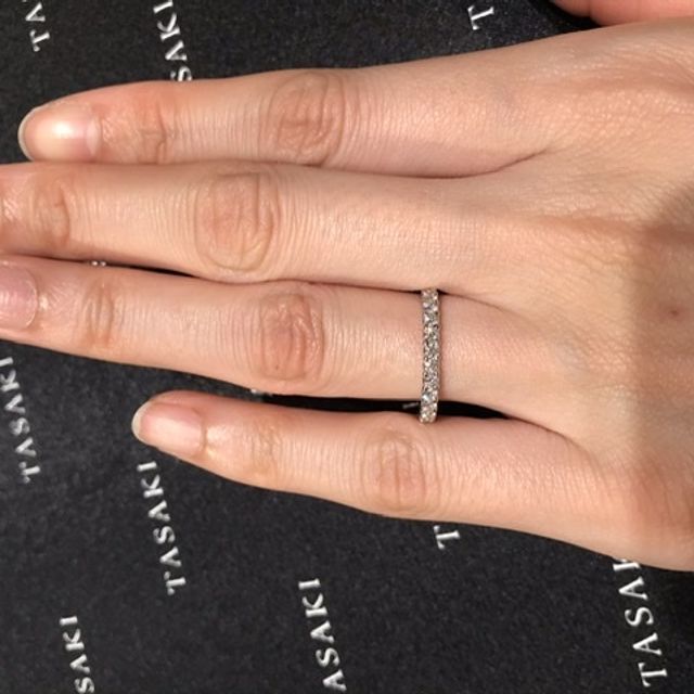 【TASAKI(タサキ)の口コミ】 ハーフエタニティのレール留めなしで幅がある指輪を試着させて頂きました…