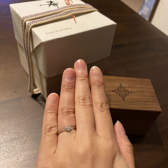 【PORTADA(ポルターダ)の口コミ】 デザインが、ダイヤの輝きをしっかりと強調されていたから。着け心地が良…