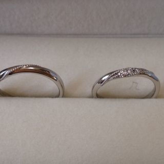 【GALA JEWELRY(ガラジュエリー)の口コミ】 華奢なラインで細めのダイヤ入りの結婚指輪を探しておりました。ガラは品…