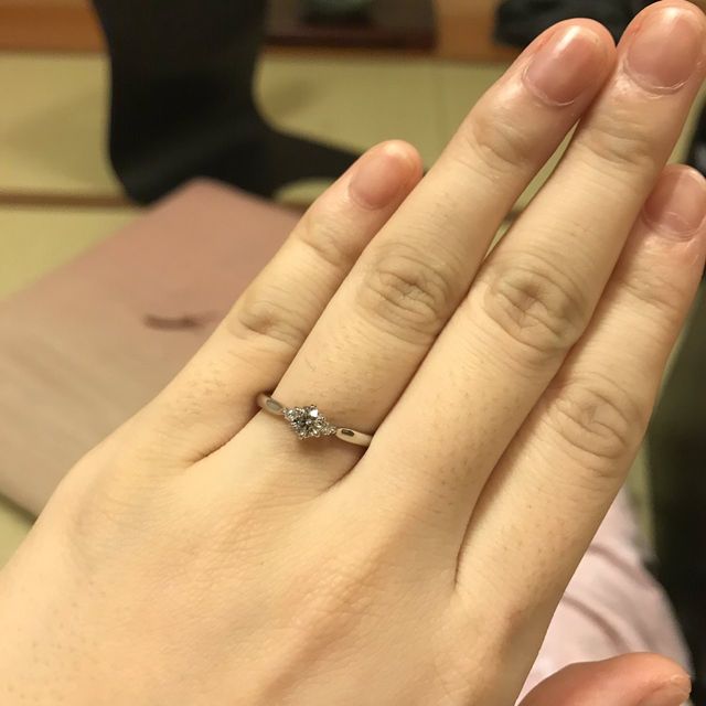 【俄(にわか)の口コミ】 1粒煌めくダイヤが曲線が綺麗なリングに着いていてとても派手すぎないけど…