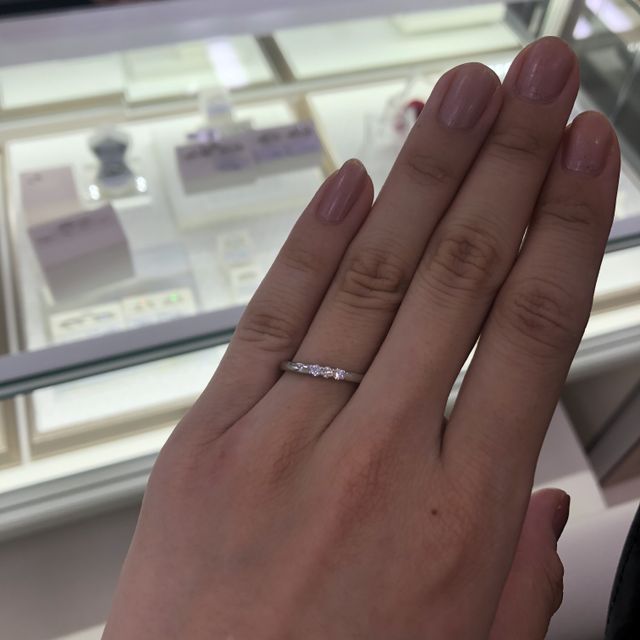 【festaria bijou SOPHIA(フェスタリア ビジュソフィア)の口コミ】 バレエをやっていたのと星モチーフが好きなので試着しました。
ダイヤの輝…