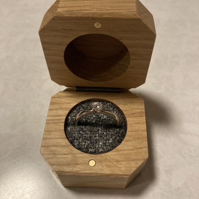 【鎌倉彫金工房の口コミ】 婚約者から、元町彫金工房のダイヤモンドのみでプロポーズされましたので…