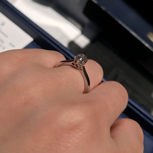 【銀座ダイヤモンドシライシの口コミ】 シンプルで歳を重ねても長く使えるデザインのもの・せっかくなので婚約指…