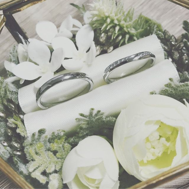 【アイプリモ(I-PRIMO)の口コミ】 指輪のデザインで色々と迷いましたが、婚約指輪と重ねて着用したかったの…