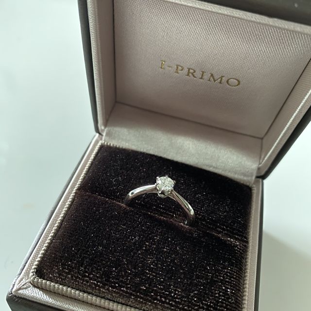 【アイプリモ(I-PRIMO)の口コミ】 【指輪のデザインについて】
指輪のデザインがシンプルでとても気に入った…