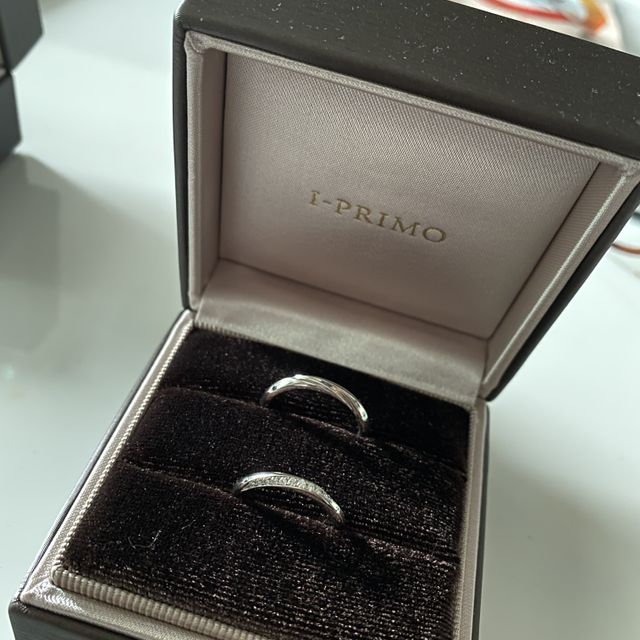 【アイプリモ(I-PRIMO)の口コミ】 【指輪のデザインについて】
新郎新婦どちらの指輪もシンプルで綺麗な物だ…