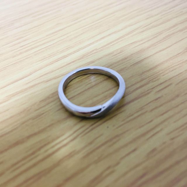 【アイプリモ(I-PRIMO)の口コミ】 男の指輪であったので、特にこだわりはなく来店した。
この指輪の一番の特…