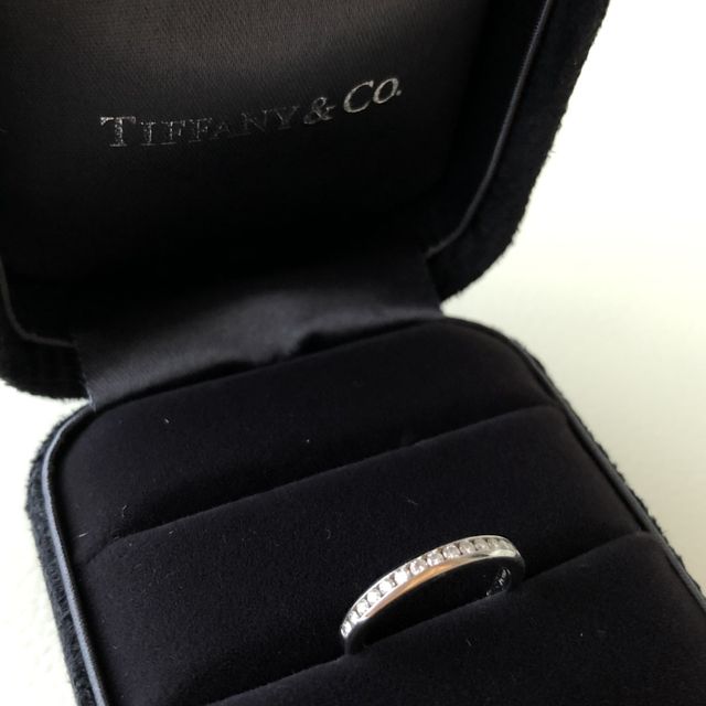 【ティファニー(Tiffany & Co.)の口コミ】 婚約指輪をティファニーでいただき、主人の意向で揃えることにしたためで…