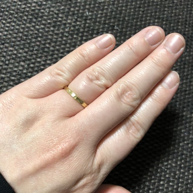 【鎌倉彫金工房の口コミ】 当人、カジュアルな服装なことが多いため婚約指輪です！結婚指輪です！と…