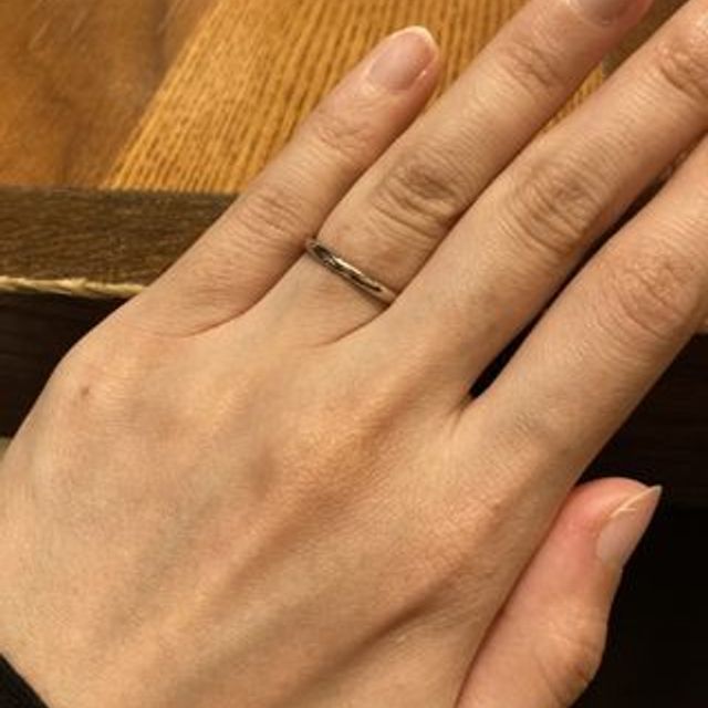 【4℃ BRIDAL(ヨンドシーブライダル)の口コミ】 シャンパンゴールドの色の指輪は他のブランドにはなかったので、気に入っ…