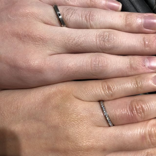 【エクセルコダイヤモンド(EXELCO DIAMOND)の口コミ】 シンプルだけど華やな物を希望し、試着しました。先輩が類似品を結婚指輪…