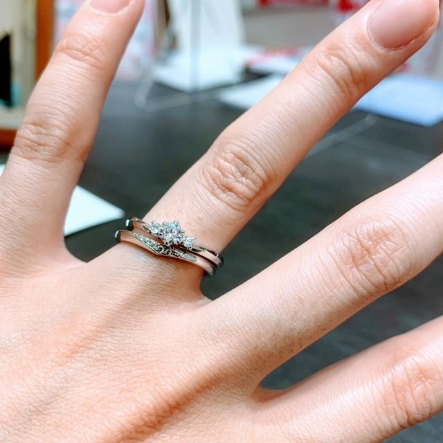 【TRECENTI(トレセンテ)の口コミ】 彼のほうが指輪をあまりつけたことがないので、結婚指輪のデザインを彼に…