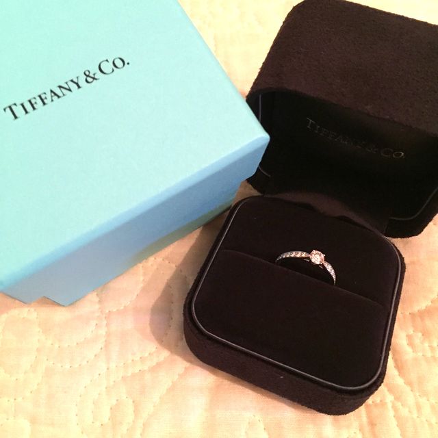 【ティファニー(Tiffany & Co.)の口コミ】 Tiffanyの指輪は昔から憧れでした。
指輪選びに何店舗かまわりましたが、…