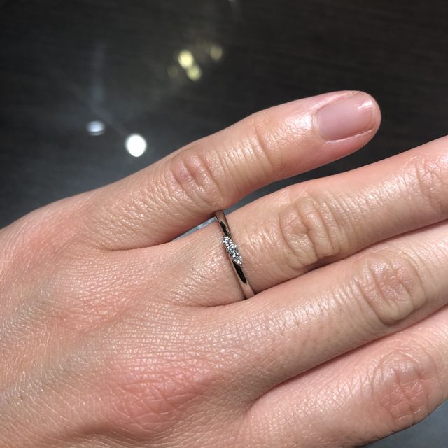 【シャルクレールの口コミ】 写真の通り、細身のデザインです。当方、むくみやすい体質ではありますが…