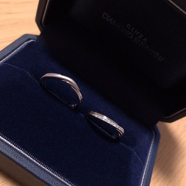 【銀座ダイヤモンドシライシの口コミ】 指輪のデザインが夫婦ともに気に入った。付け心地も非常に良い。メンテナ…