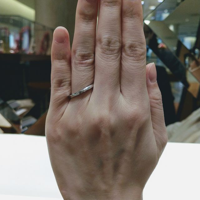 【TRECENTI(トレセンテ)の口コミ】 ストレート型で派手すぎず、でもデザイン性もある形に一目惚れでした。当…