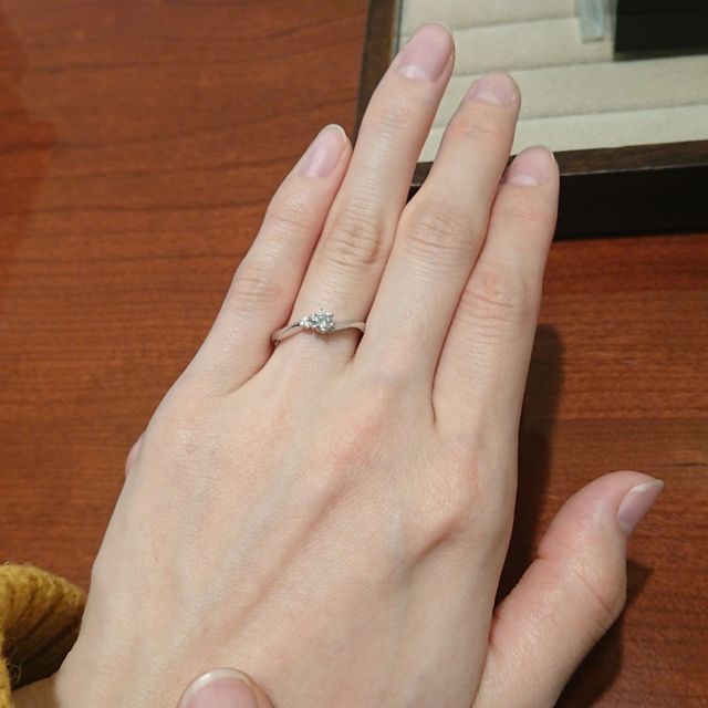 【TRECENTI(トレセンテ)の口コミ】 ウェーブデザインで指に一番フィットするものをチョイスしました。「マト…