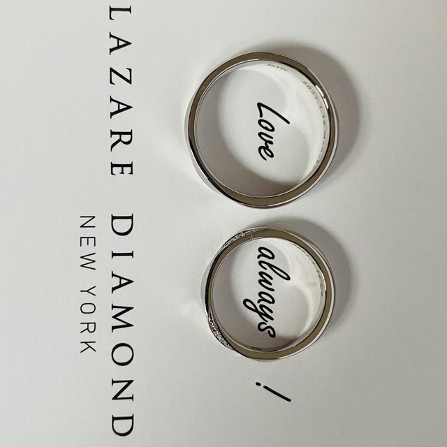 【ラザール ダイヤモンド(LAZARE DIAMOND)の口コミ】 指輪の決め手
決め手はデザインでした。指輪の中でもストレートライン、ウ…