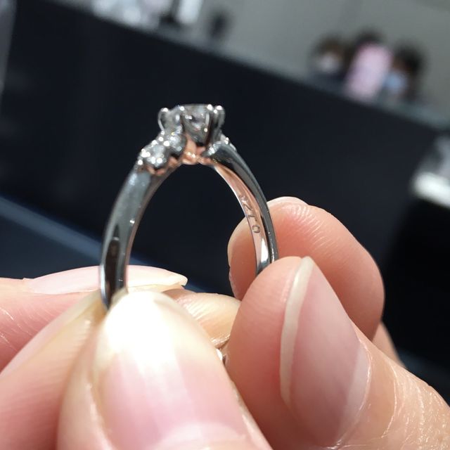 【4℃ BRIDAL(ヨンドシーブライダル)の口コミ】 指輪デザインはシンプルなものから、ラグジュアリーなものまで幅広く取扱…