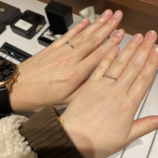 【銀座ダイヤモンドシライシの口コミ】 デザインが好みで一目惚れしました。ダイヤが3石付いていて、とてもかわい…