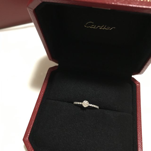 【カルティエ(Cartier)の口コミ】 30代のため大人っぽい落ち着いたブランドを検討。カルティエの中から、華…